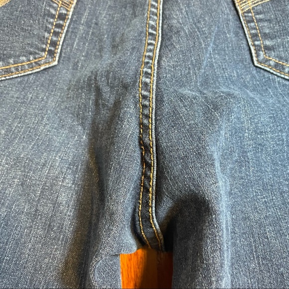 Levi’s perfectly slimming 512 straight leg jeans - Picture 9 of 12